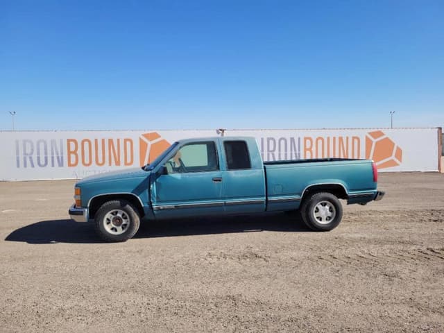 Image of Chevrolet 1500 equipment image 1