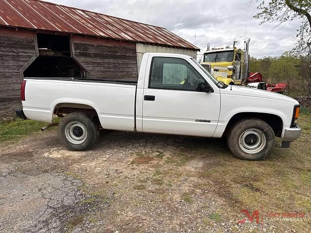 Image of Chevrolet 1500 equipment image 1