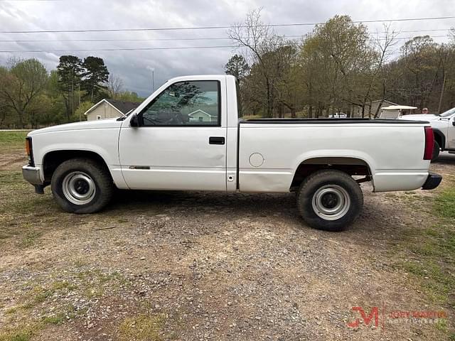 Image of Chevrolet 1500 equipment image 4