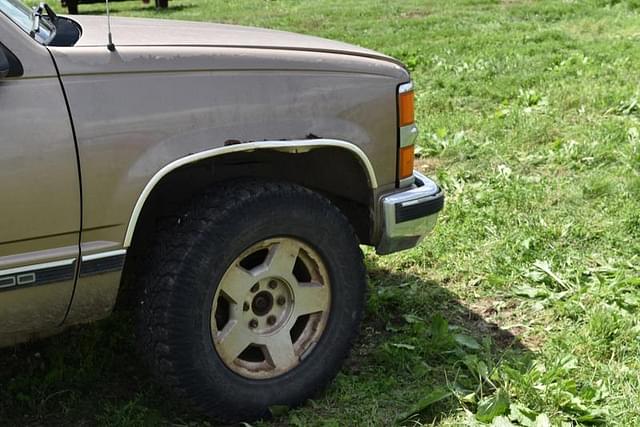 Image of Chevrolet 1500 equipment image 4