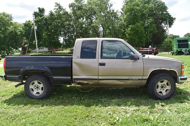 Image of Chevrolet 1500 equipment image 3
