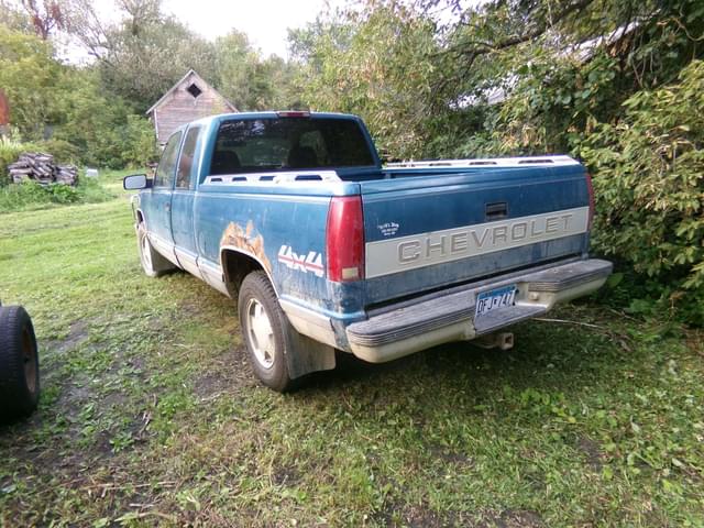 Image of Chevrolet 1500 equipment image 3