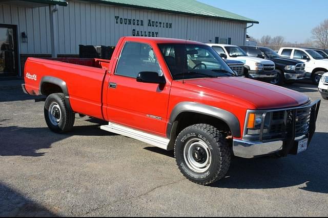 Image of Chevrolet 2500 equipment image 3