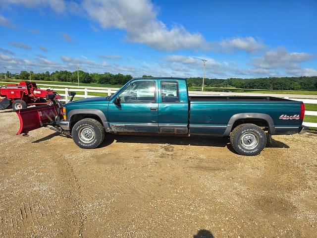 Image of Chevrolet 2500 equipment image 1