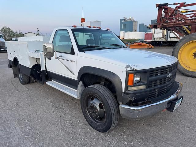 Image of Chevrolet 2500 equipment image 2