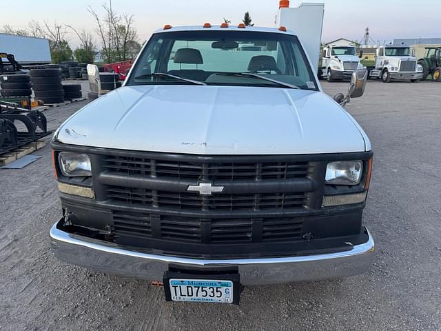 Image of Chevrolet 2500 equipment image 1