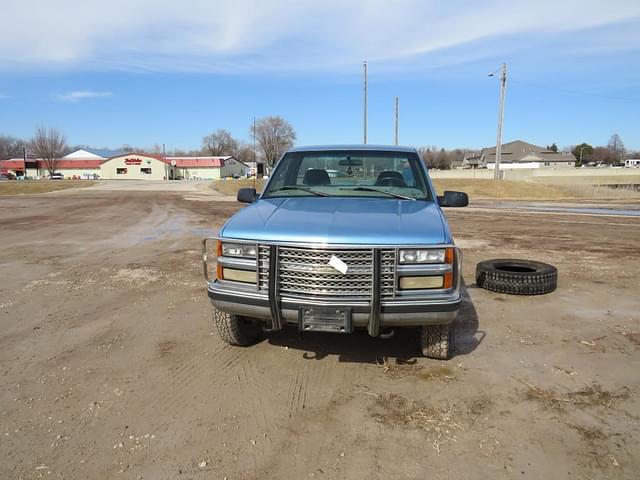 Image of Chevrolet 2500 equipment image 1