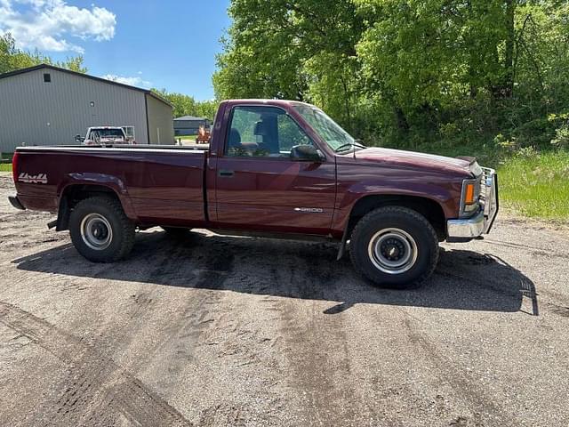 Image of Chevrolet 2500 equipment image 3