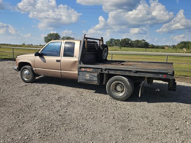 Image of Chevrolet 3500 equipment image 3