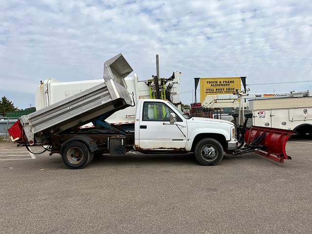 Image of Chevrolet 3500 equipment image 1