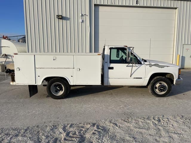 Image of Chevrolet 3500 equipment image 3