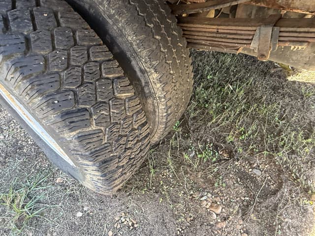 Image of Chevrolet 3500 equipment image 4