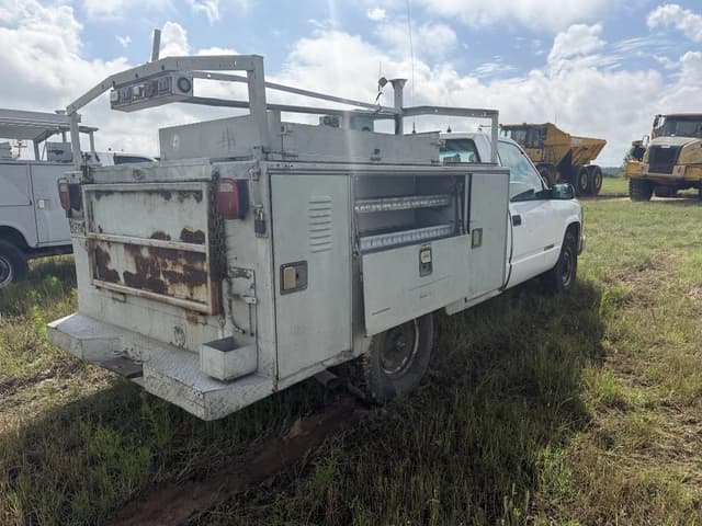 Image of Chevrolet 3500 equipment image 3