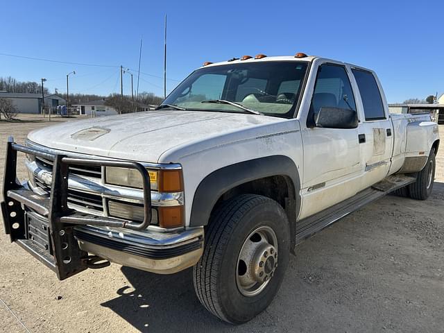 Image of Chevrolet 3500 equipment image 1