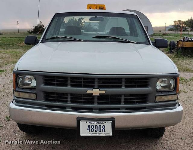 Image of Chevrolet C1500 equipment image 1