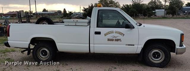 Image of Chevrolet C1500 equipment image 3