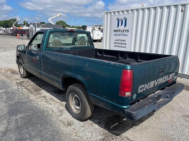 Image of Chevrolet 1500 equipment image 1