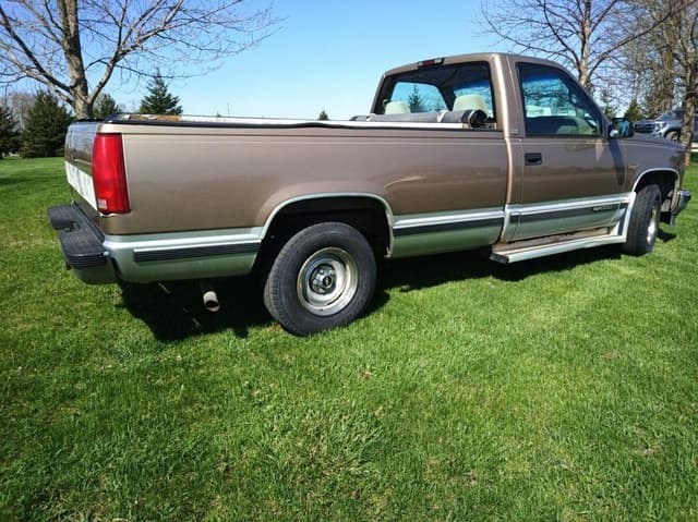 Image of Chevrolet C1500 equipment image 2