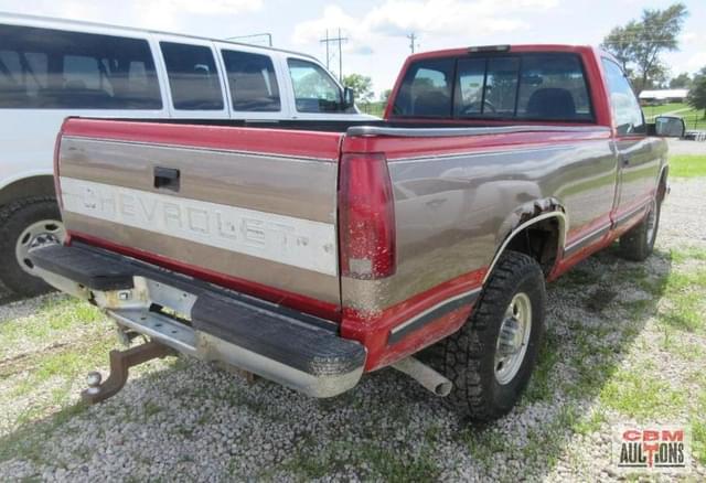 Image of Chevrolet C2500 equipment image 3