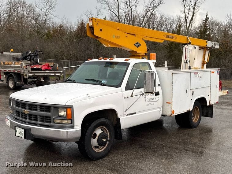 1996 Chevrolet C3500 Equipment Image0