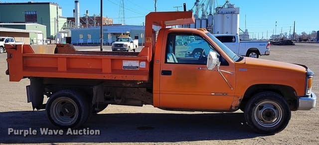 Image of Chevrolet C3500 equipment image 3