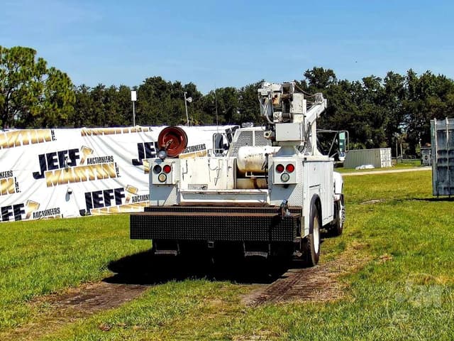 Image of Chevrolet C7 equipment image 3