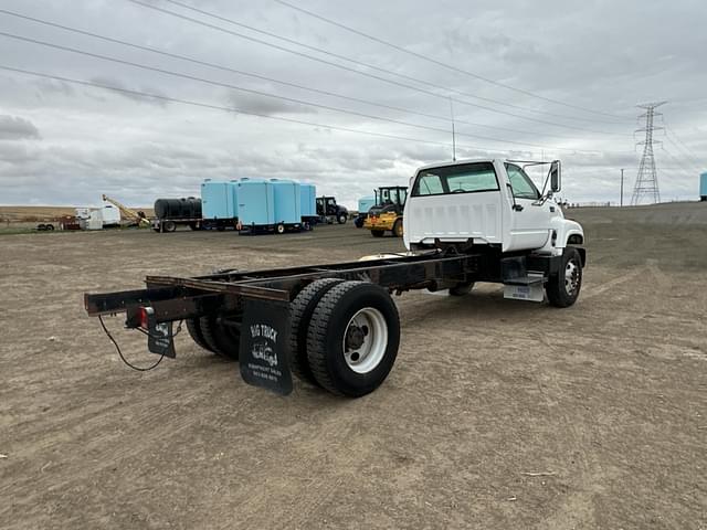 Image of Chevrolet C7500 equipment image 4