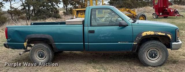 Image of Chevrolet Cheyenne 2500 equipment image 3