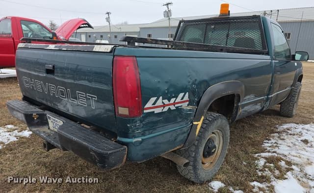 Image of Chevrolet Cheyenne 2500 equipment image 3