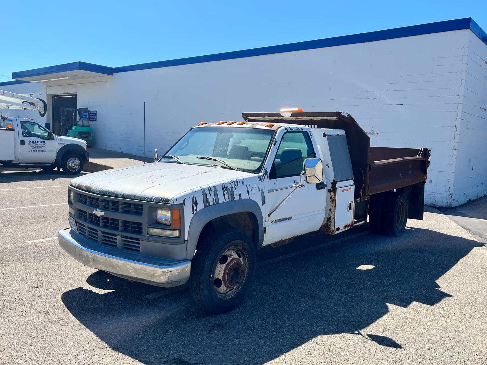 1997 Chevrolet Cheyenne Equipment Image0