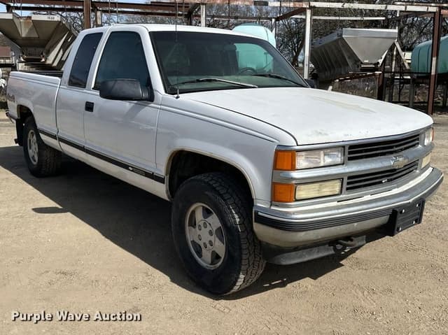 Image of Chevrolet K1500 equipment image 2