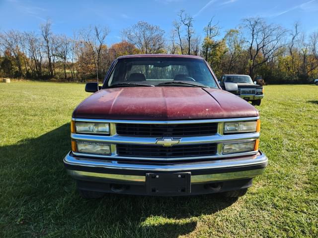 Image of Chevrolet K1500 equipment image 2