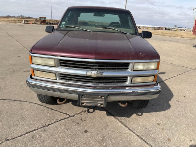 Image of Chevrolet K1500 equipment image 1