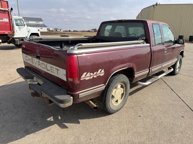 Image of Chevrolet K1500 equipment image 3