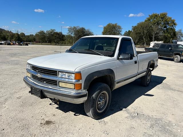 Image of Chevrolet K2500 equipment image 2