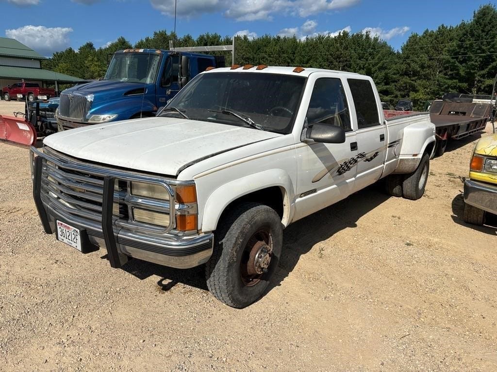 1997 Chevrolet 3500 Equipment Image0
