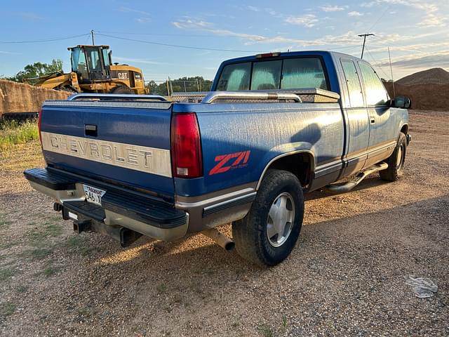 Image of Chevrolet Silverado equipment image 2