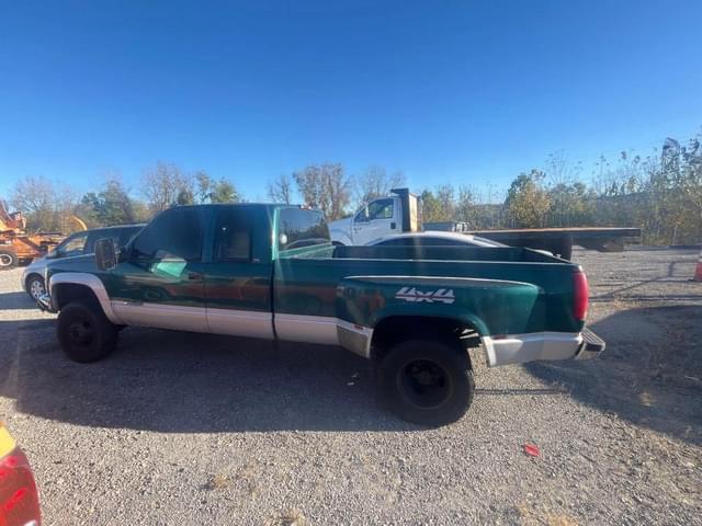 Image of Chevrolet 3500 equipment image 2