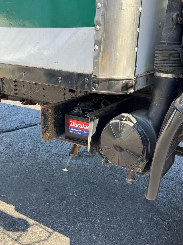Image of Chevrolet T7500 equipment image 4