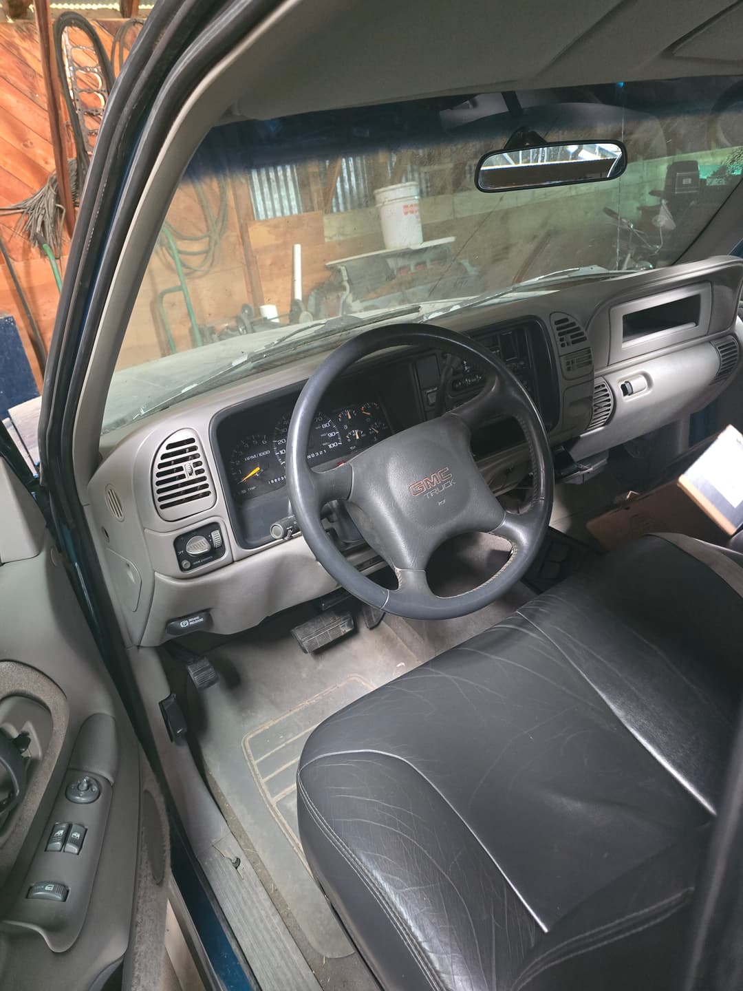 Image of Chevrolet 2500 Image 1