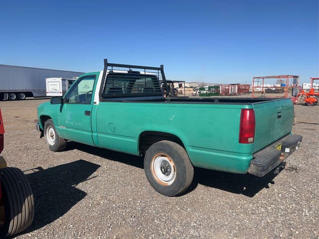 Image of Chevrolet 2500 equipment image 3