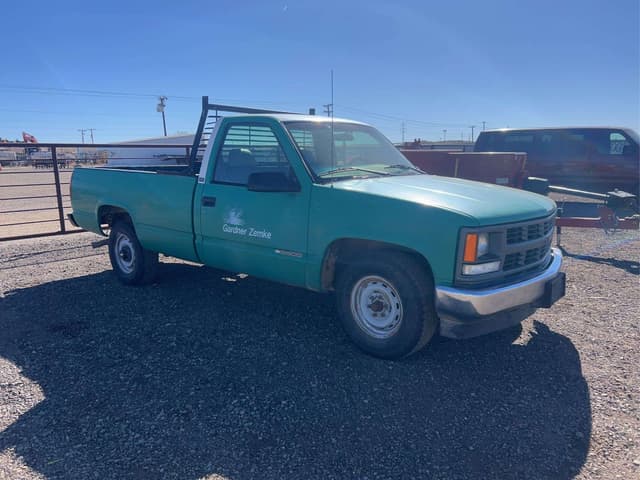 Image of Chevrolet 2500 equipment image 1