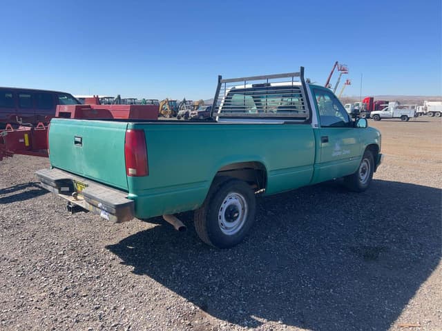 Image of Chevrolet 2500 equipment image 2