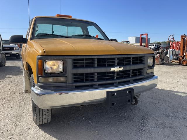Image of Chevrolet 2500 equipment image 1
