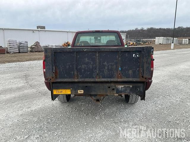 Image of Chevrolet 2500 equipment image 3