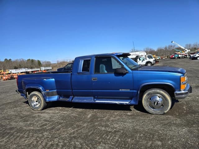 Image of Chevrolet 3500 equipment image 3