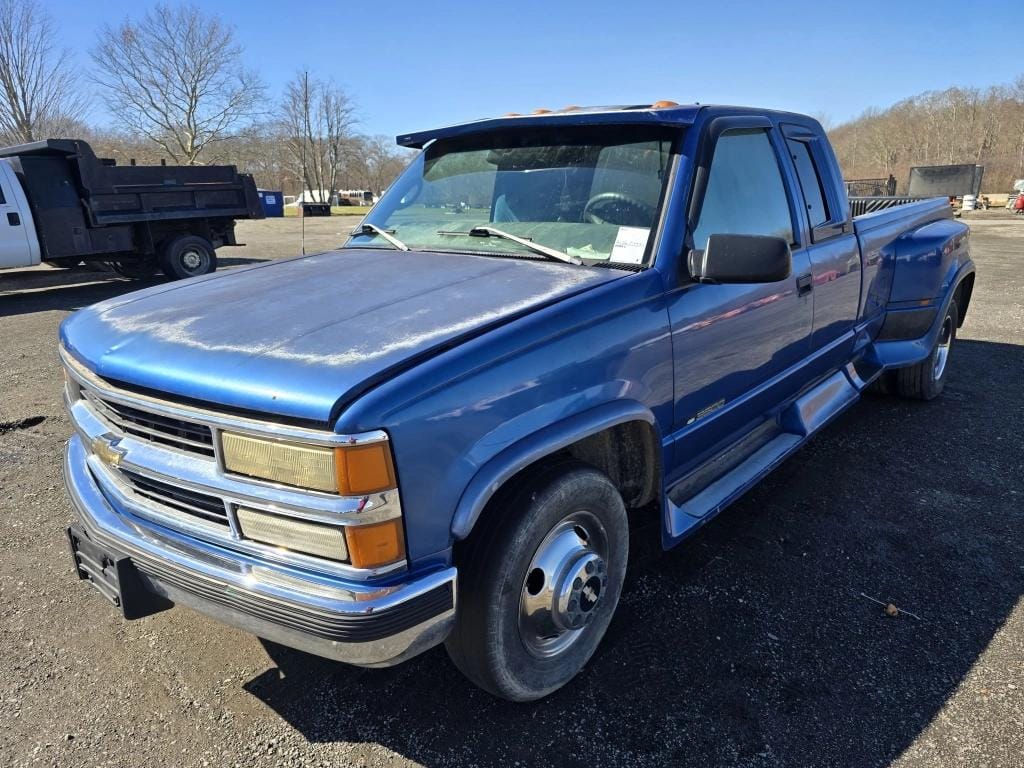 1997 Chevrolet 3500 Equipment Image0