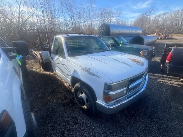 Image of Chevrolet 3500 equipment image 1