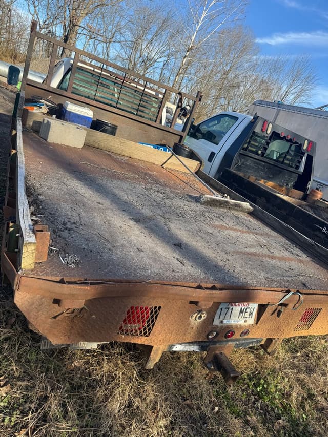 Image of Chevrolet 3500 equipment image 2