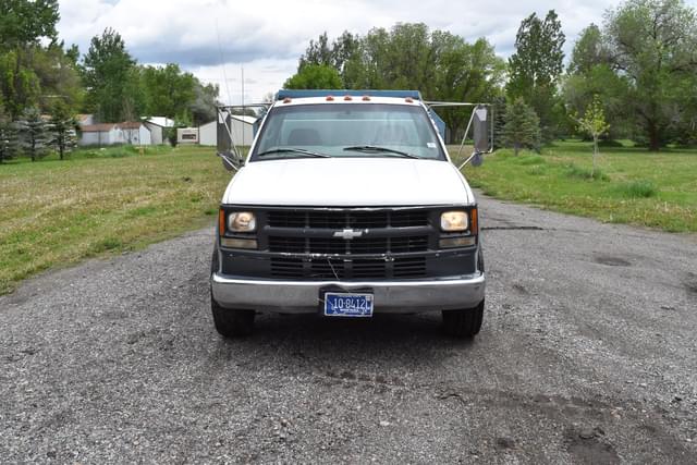 Image of Chevrolet 3500 Express equipment image 1